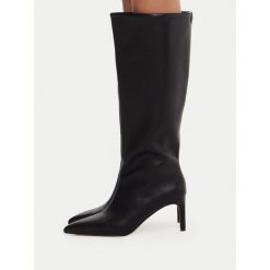 Kozaki Nine West. Czarne kozaki Nine West, bez obcasa, na szpilce, bez zapięcia. Za 329.99 zł.