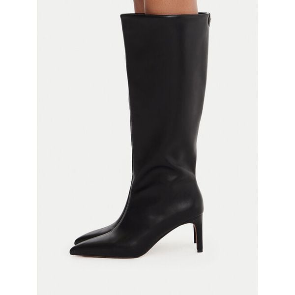 Kozaki Nine West. Czarne kozaki Nine West, bez obcasa, na szpilce, bez zapięcia. Za 329.99 zł.