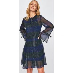 Tommy Hilfiger - Sukienka. Czarne sukienki TOMMY HILFIGER, na co dzień, bez wzorów, z materiału, casualowe, bez kołnierzyka, bez ramiączek, maxi, proste. W wyprzedaży za 429.90 zł.