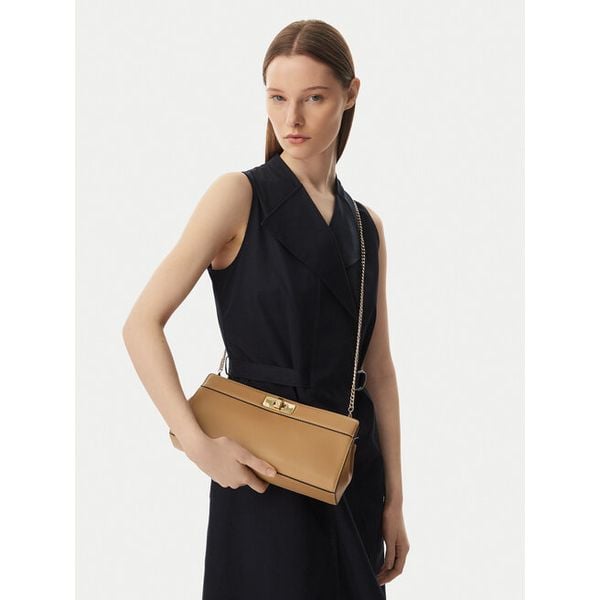 Torebka Tommy Hilfiger. Brązowe torebki klasyczne TOMMY HILFIGER, bez wzorów, bez dodatków. Za 529.99 zł.