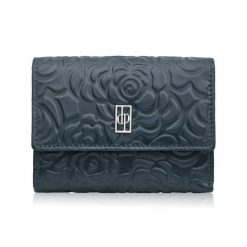 Portfel damski skórzany granatowy w orientacji poziomej RFID Paolo Peruzzi AL-15-NV. Niebieskie portfele PAOLO PERUZZI, z aplikacjami, ze skóry. Za 79.00 zł.