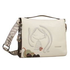 Torebka damska Anekke, z ozdobnym motywem i subtelnym logo zapinana na suwak wyposażona w regulowany pasek na ramię oraz dekoracyjną zawieszkę pojemn. Brązowe torby na ramię Anekke, bez wzorów, na ramię, bez dodatków. Za 359.00 zł.