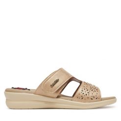 Klapki Go Soft. Brązowe klapki GO SOFT, bez wzorów, bez obcasa. Za 119.99 zł.