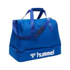 Torba piłkarska dla dorosłych rozmiar Hummel Core Football Bag. Czerwone torby na ramię Hummel, bez wzorów, z materiału, na ramię, duże, bez dodatków. Za 119.99 zł.