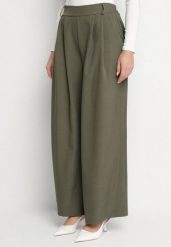 Ciemnozielone Spodnie o Fasonie Palazzo z Wsuwanymi Kieszeniami Adivena. Zielone spodnie materiałowe Born2be, na co dzień, bez wzorów, z jeansu, z podwyższonym stanem, długie. Za 99.99 zł.