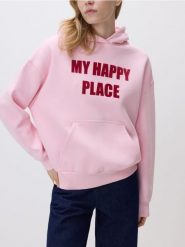 Bluza z napisem - pastelowy róż. Czerwone bluzy Reserved, l, bez wzorów, z bawełny, bez kaptura. Za 129.99 zł.