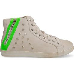 Brązowe Wysokie Trampki Z Ćwiekami F16 Beige. Brązowe trampki ButyModne, bez wzorów, z materiału, bez zapięcia. Za 73.99 zł.