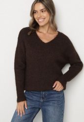 Brązowy Sweter z Dodatkiem Wełny i Dekoltem w Serek Estorea. Brązowe swetry Born2be, l, bez wzorów, z wełny, bez ramiączek. Za 109.99 zł.
