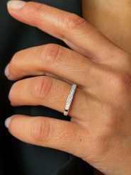DIA DIAMONDS Srebrny pierścionek z diamentami rozmiar: 56. Szare pierścionki DIA DIAMONDS, z diamentem, srebrne. Za 365.95 zł.