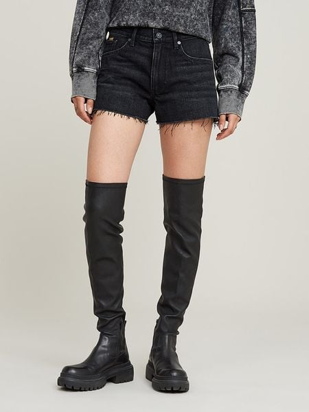 G-Star Szorty dżinsowe w kolorze czarnym rozmiar: W31. Czarne szorty G-Star, z aplikacjami, z bawełny, klasyczne, z podwyższonym stanem. Za 134.85 zł.