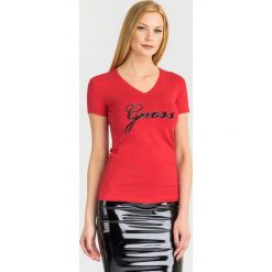 T-SHIRT STUDS TEE Guess. Czerwone t-shirty Guess, l, z aplikacjami, z bawełny, bez kołnierzyka, bez ramiączek. Za 139.00 zł.