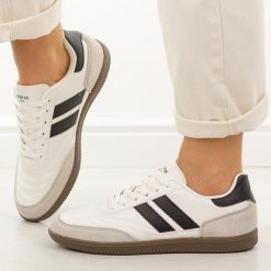 Biało czarne półbuty damskie American Club RD33. Białe obuwie sportowe American CLUB, na jesień, z jeansu, bez zapięcia. Za 179.00 zł.