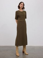 BGN Sukienka w kolorze oliwkowym rozmiar: 40. Brązowe sukienki BGN, na imprezę, bez wzorów, bez kołnierzyka, bez ramiączek, maxi. Za 130.81 zł.