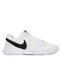 Buty do tenisa Nike. Białe obuwie sportowe Nike, bez zapięcia, tenisowe. Za 339.99 zł.