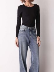 COTONELLA Koszulka w kolorze czarnym rozmiar: M. Czarne bluzki COTONELLA, m, bez wzorów, z bawełny, bez kołnierzyka, bez ramiączek. Za 34.99 zł.