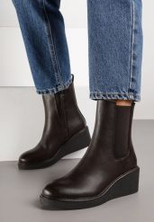 Brązowe Botki Sztyblety na Koturnie Fesirea. Brązowe botki Born2be, bez wzorów, z jeansu, bez obcasa, na koturnie, bez zapięcia. Za 139.99 zł.