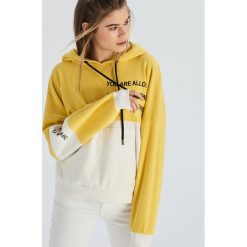Bluza z kapturem w bloki kolorów - Kremowy. Bluzy sportowe Sinsay. Za 59.99 zł.
