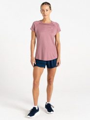 Dare 2b Koszulka sportowa "Corral Tee" w kolorze jasnoróżowym rozmiar: 38. Różowe koszulki sportowe Dare 2b, bez wzorów, z materiału, bez ramiączek, outdoorowe. Za 88.02 zł.
