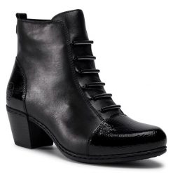 Botki Rieker. Czarne botki Rieker, bez wzorów, bez obcasa, na słupku, bez zapięcia. Za 299.99 zł.