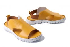 MANITU 910162-06 gelb, sandały damskie. Żółte sandały Manitu, bez wzorów, ze skóry, bez obcasa, bez zapięcia. Za 284.90 zł.