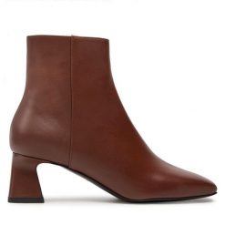 Botki Pollini. Brązowe botki Pollini, bez wzorów, bez obcasa, na słupku, bez zapięcia. Za 1,899.00 zł.