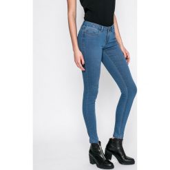 Noisy May - Jeansy Eve. Niebieskie jeansy Noisy may, s, bez wzorów, z obniżonym stanem. W wyprzedaży za 49.90 zł.