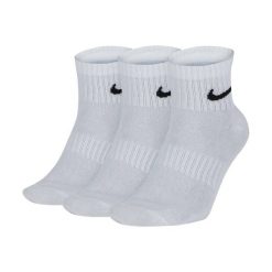 Skarpetki treningowe Nike Everyday Lightweight Ankle 3 pack do kostki. Białe skarpety Nike, bez wzorów. W wyprzedaży za 59.90 zł.