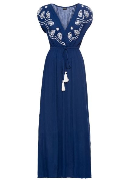 Długa sukienka z haftem. Niebieskie sukienki bonprix, na lato, z aplikacjami, bez kołnierzyka, bez ramiączek, maxi. Za 159.99 zł.