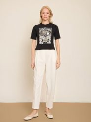 BGN Koszulka w kolorze czarnym rozmiar: 36. Czarne bluzki BGN, bez wzorów, bez kołnierzyka, bez ramiączek. Za 56.99 zł.