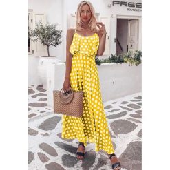 Sukienka MALZIRA YELLOW. Żółte sukienki Sukienka MALZIRA YELLOW, l, bez wzorów, bez kołnierzyka, bez ramiączek. W wyprzedaży za 109.00 zł.