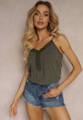 Ciemnozielony Top z Wiskozą i Lnem z Ozdobną Koronką Semialine. Zielone topy Renee, l, z aplikacjami, z koronki, bez kołnierzyka, bez ramiączek. Za 39.99 zł.