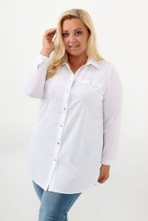Elegancka biała długa zapinana na guziki koszula PLUS SIZE XXL. Białe koszule Nasi partnerzy, plus size, bez wzorów, z poliesteru, eleganckie, bez kołnierzyka, plus size, bez ramiączek. Za 199.90 zł.
