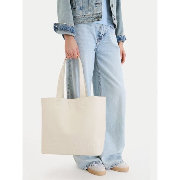 Torebka Guess Jeans. Białe shopper Guess Jeans, z aplikacjami, z jeansu, bez dodatków. Za 170.99 zł.