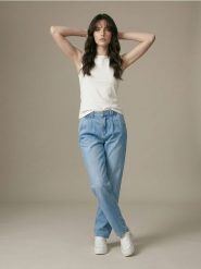 Bawełniane jeansy straight slim z efektem sprania - niebieski. Niebieskie jeansy Sinsay, l, bez wzorów. Za 69.99 zł.