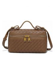 SUVRAI Torebka w kolorze jasnobrązowym - 22 x 13 x 9 cm rozmiar: onesize. Brązowe torby na ramię SUVRAI, bez wzorów, z materiału, na ramię, bez dodatków. Za 108.99 zł.