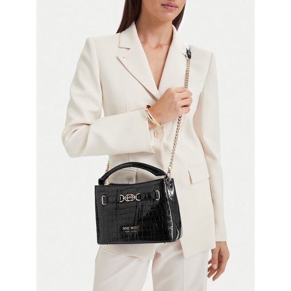 Torebka Nine West. Czarne torebki klasyczne Nine West, bez wzorów, bez dodatków. Za 249.99 zł.