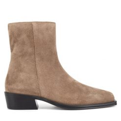 Kowbojki Gino Rossi. Brązowe botki Gino Rossi, bez wzorów, bez obcasa, na płaskiej podeszwie, bez zapięcia. Za 379.99 zł.