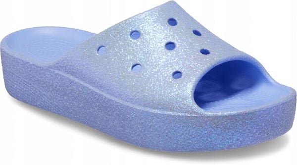 Klapki Dla Dorosłych Crocs Classic Platform Glitter Slide. Niebieskie klapki Crocs, bez wzorów, z materiału, bez obcasa. Za 119.99 zł.