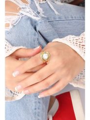 Pierres delicates Pozłacany pierścionek z masą perłową rozmiar: onesize. Białe pierścionki Pierres delicates, z perłą, pozłacane. Za 109.26 zł.