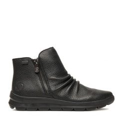 Botki Rieker. Czarne botki Rieker, bez wzorów, bez obcasa, na płaskiej podeszwie, bez zapięcia. Za 379.99 zł.
