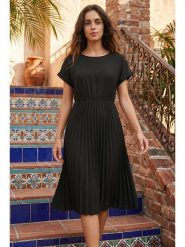 SOULSHAE Sukienka w kolorze czarnym rozmiar: S/M. Czarne sukienki SOULSHAE, m, bez wzorów, bez kołnierzyka, bez ramiączek, midi, rozkloszowane. Za 159.95 zł.