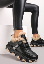 Czarne Sneakersy Przed Kostkę na Płaskiej Grubej Podeszwie z Ociepleniem ze Sztucznego Futerka Borrolla. Czarne obuwie sportowe Renee, na zimę, przed kostkę, bez zapięcia. W wyprzedaży za 103.99 zł.