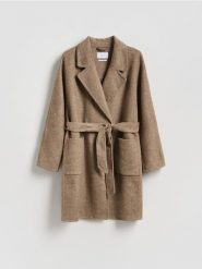 Płaszcz handmade z paskiem - brązowy. Brązowe płaszcze Reserved, l, bez wzorów, z tkaniny, bez kaptura. Za 499.99 zł.
