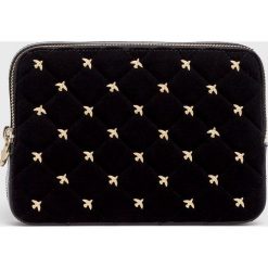 Pinko - Torebka. Niebieskie torby na ramię Pinko, bez wzorów, z materiału, casualowe, na ramię, małe, pikowane, bez dodatków. W wyprzedaży za 569.90 zł.