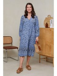 Curvy Lady Sukienka w kolorze niebieskim rozmiar: 44/46. Niebieskie sukienki Curvy Lady, bez wzorów, z wiskozy, klasyczne, bez kołnierzyka, bez ramiączek, midi. Za 74.81 zł.