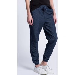 Pepe Jeans - Spodnie Ritzy. Niebieskie spodnie materiałowe Pepe Jeans, na co dzień, bez wzorów, z bawełny. W wyprzedaży za 179.90 zł.