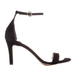 Marco Shoes Eleganckie sandały z naturalnego zamszu czarne. Czarne sandały bez wzorów, eleganckie, bez obcasa, bez zapięcia. Za 399.00 zł.