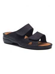 Comfortfusse Skórzane klapki w kolorze czarnym rozmiar: 41. Czarne klapki Comfortfüße, bez wzorów, z nubiku, z otwartym noskiem, bez obcasa. Za 232.78 zł.
