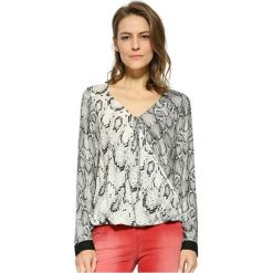 Desigual Bluzka damska Blus Mix Snake 17WWBW50 2000 (rozmiar S). Bluzki Desigual, s, bez wzorów, bez kołnierzyka, bez ramiączek. W wyprzedaży za 181.00 zł.