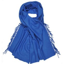 SZALIK Z FRĘDZLAMI PO BOKACH. Niebieskie szaliki TOP SECRET, na lato, bez wzorów, z tkaniny. W wyprzedaży za 29.99 zł.